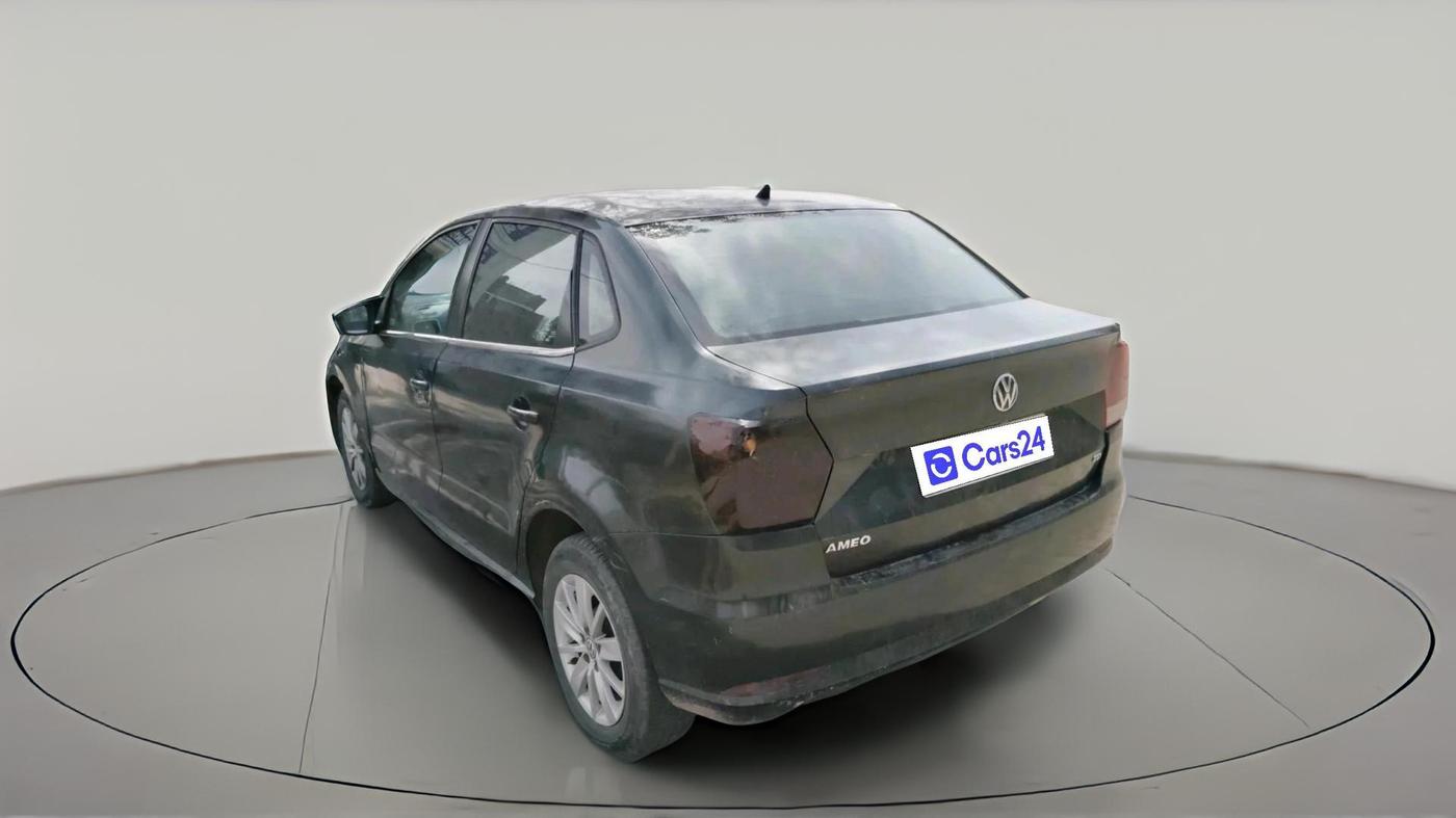 2016 Volkswagen Ameo COMFORTLINE 1.5L, Diesel, Manual, 1,14,789 km, exterior