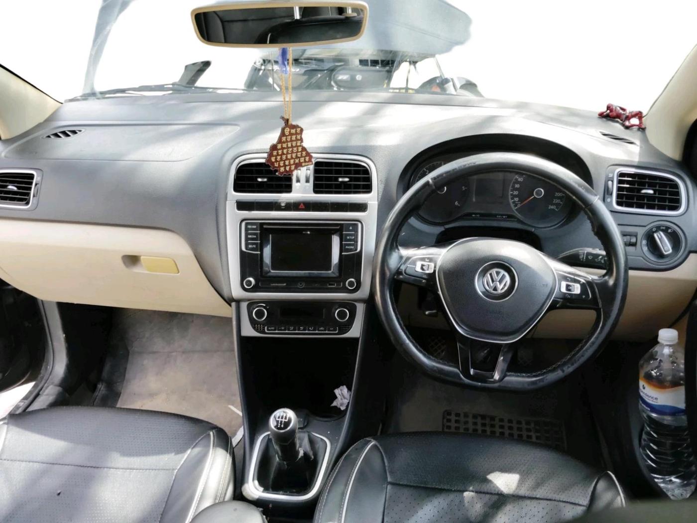 2016 Volkswagen Ameo COMFORTLINE 1.5L, Diesel, Manual, 1,14,789 km, interior