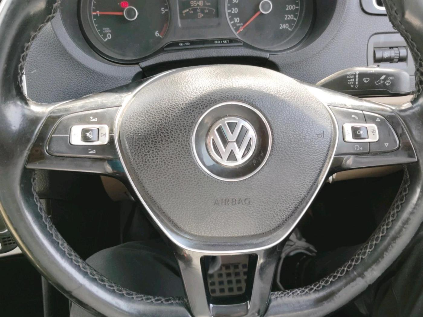 2016 Volkswagen Ameo COMFORTLINE 1.5L, Diesel, Manual, 1,14,789 km, interior