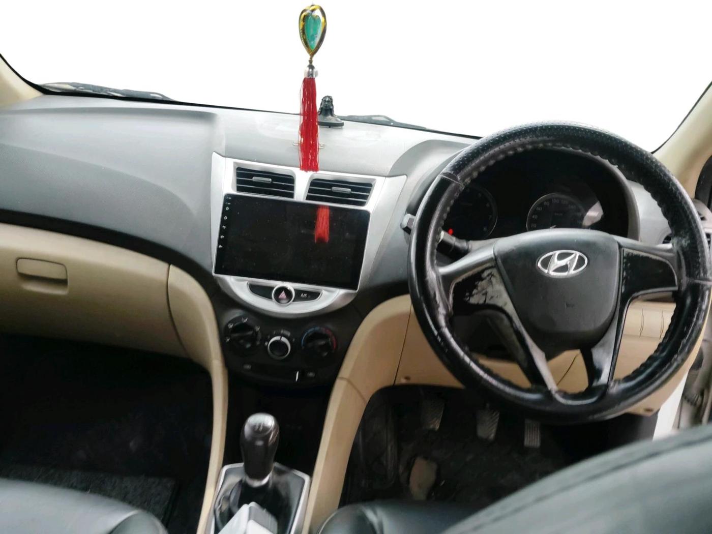 2014 Hyundai Verna FLUIDIC 1.4 VTVT, Petrol, Manual, 1,35,969 km, interior