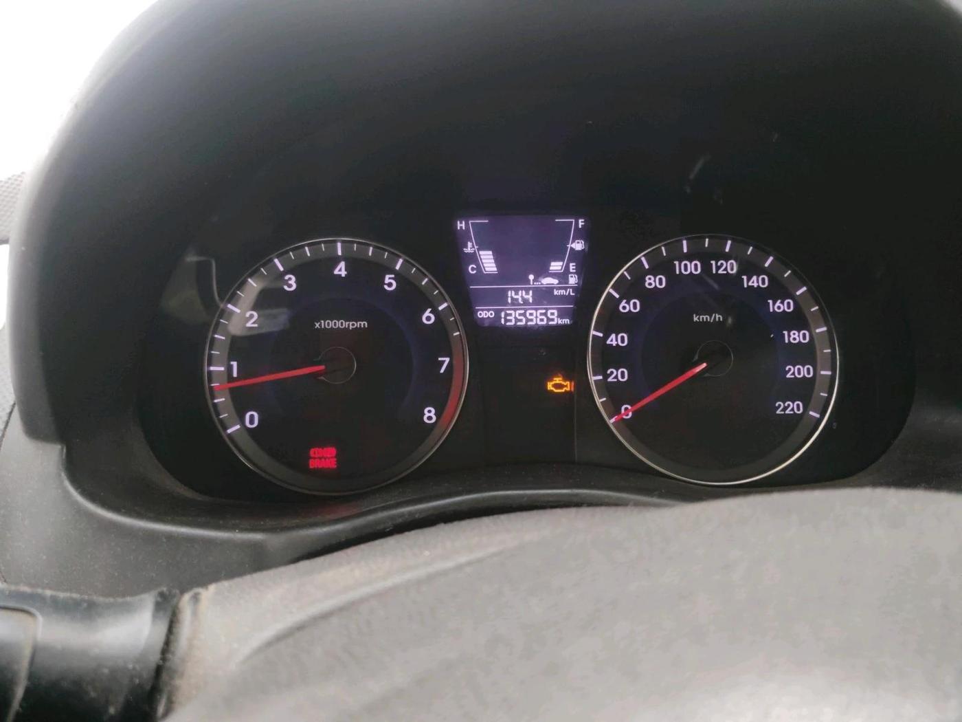 2014 Hyundai Verna FLUIDIC 1.4 VTVT, Petrol, Manual, 1,35,969 km, interior