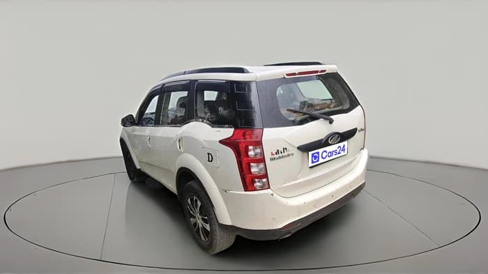 2017 Mahindra XUV500 W6 1.99, Diesel, Manual, 1,16,880 km, exterior