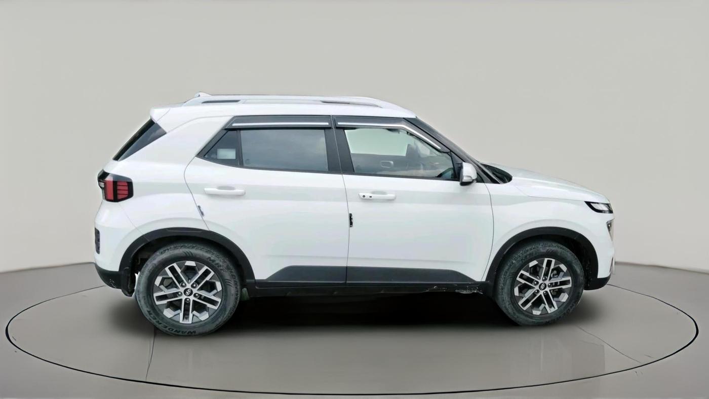 2025 Hyundai VENUE SX 1.5 CRDI, Diesel, Manual, 49,435 km, exterior