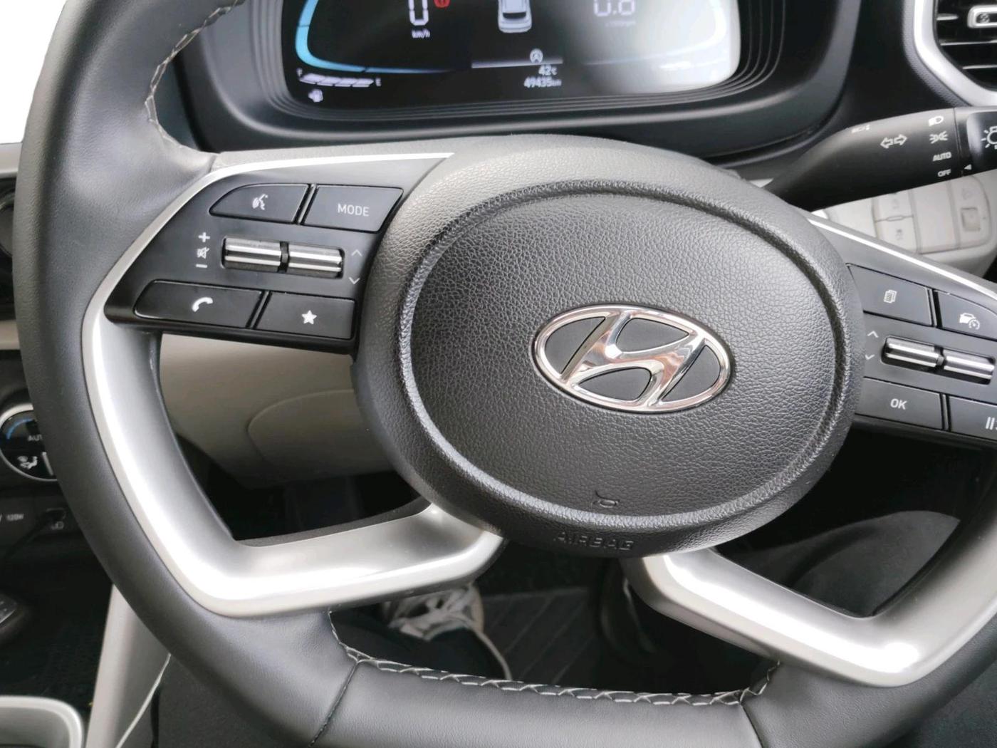 2025 Hyundai VENUE SX 1.5 CRDI, Diesel, Manual, 49,435 km, interior