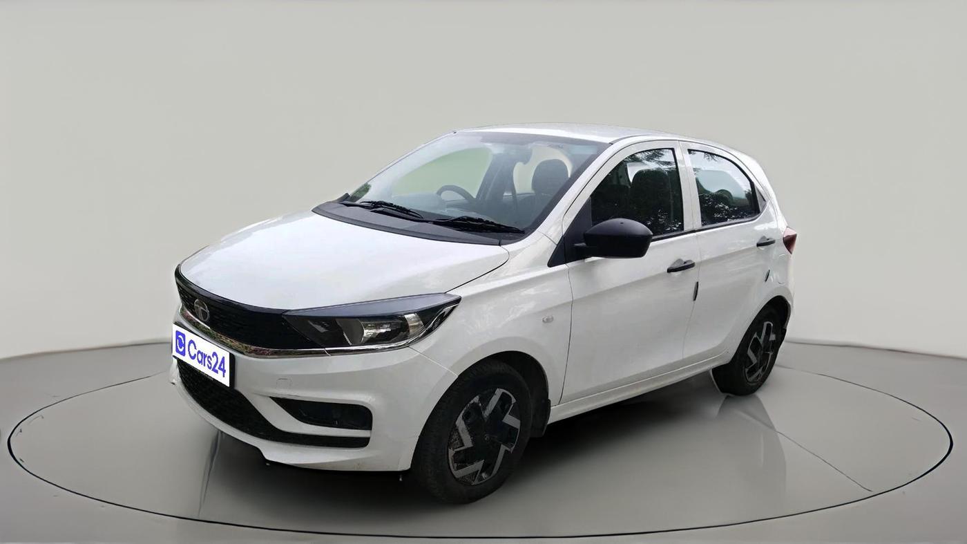 2025 Tata Tiago XM PETROL, Petrol, Manual, 28,895 km, exterior