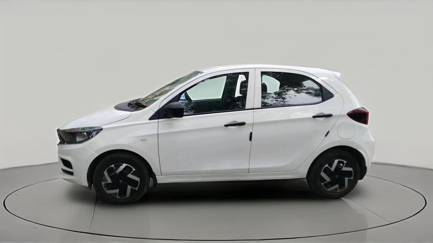 2025 Tata Tiago XM PETROL, Petrol, Manual, 28,895 km, exterior