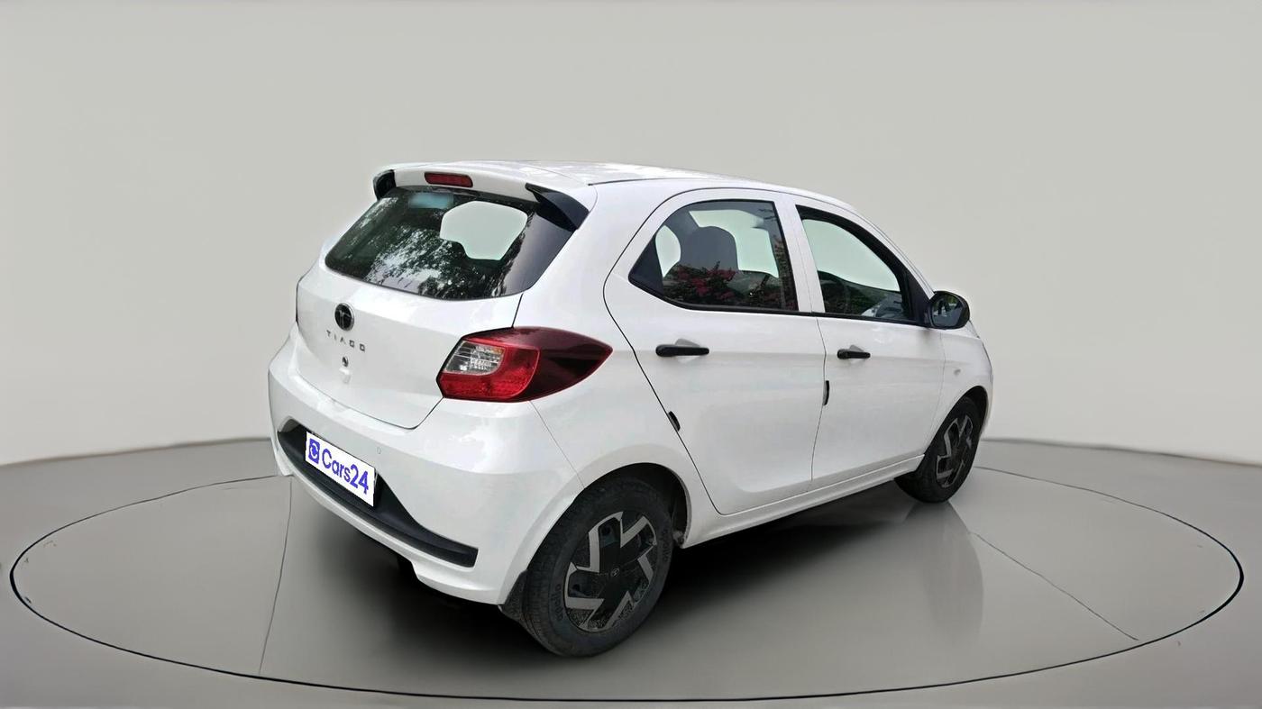 2025 Tata Tiago XM PETROL, Petrol, Manual, 28,895 km, exterior