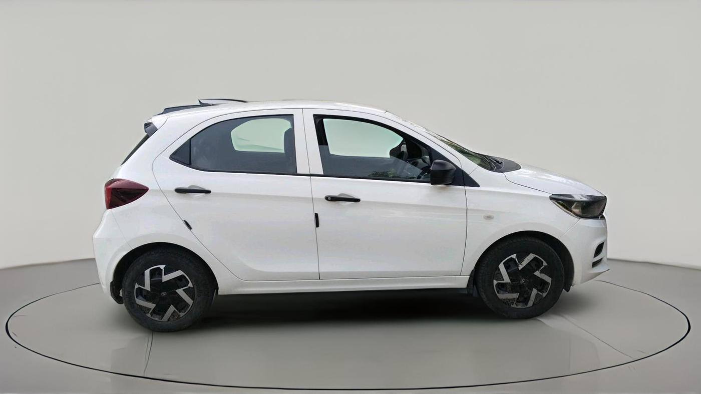 2025 Tata Tiago XM PETROL, Petrol, Manual, 28,895 km, exterior