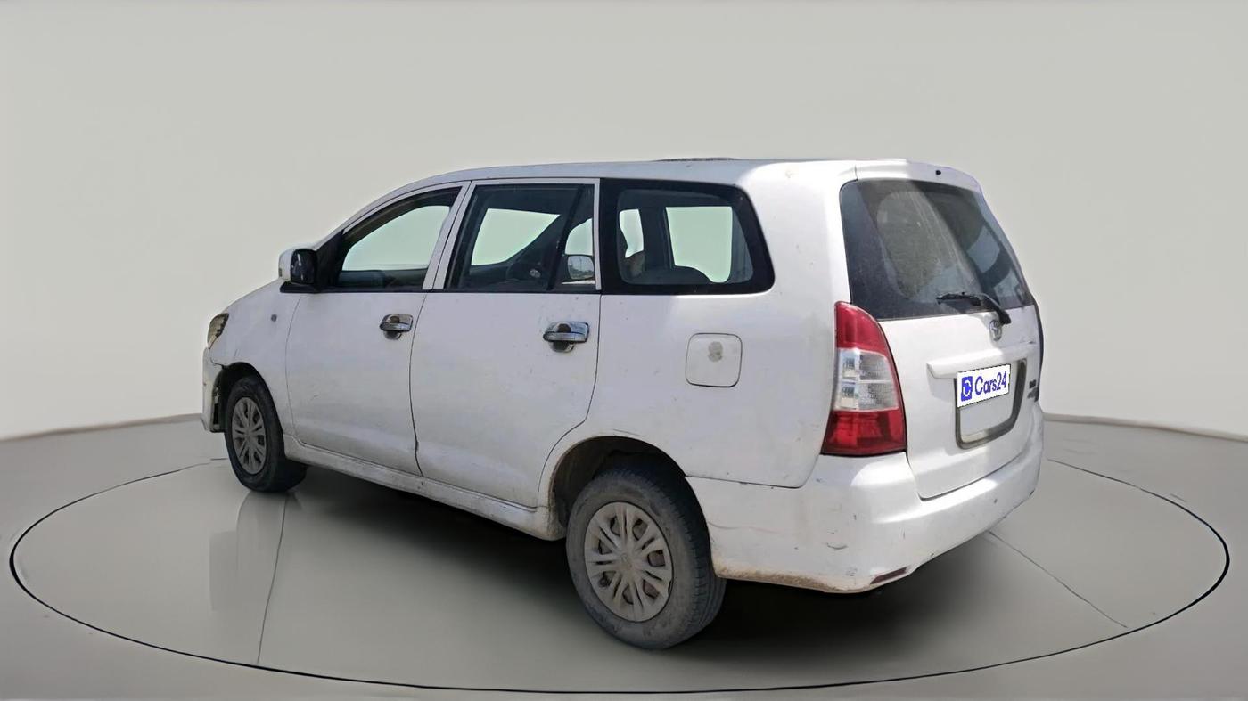 2012 Toyota Innova 2.5 GX 7 STR, Diesel, Manual, 1,93,682 km, exterior