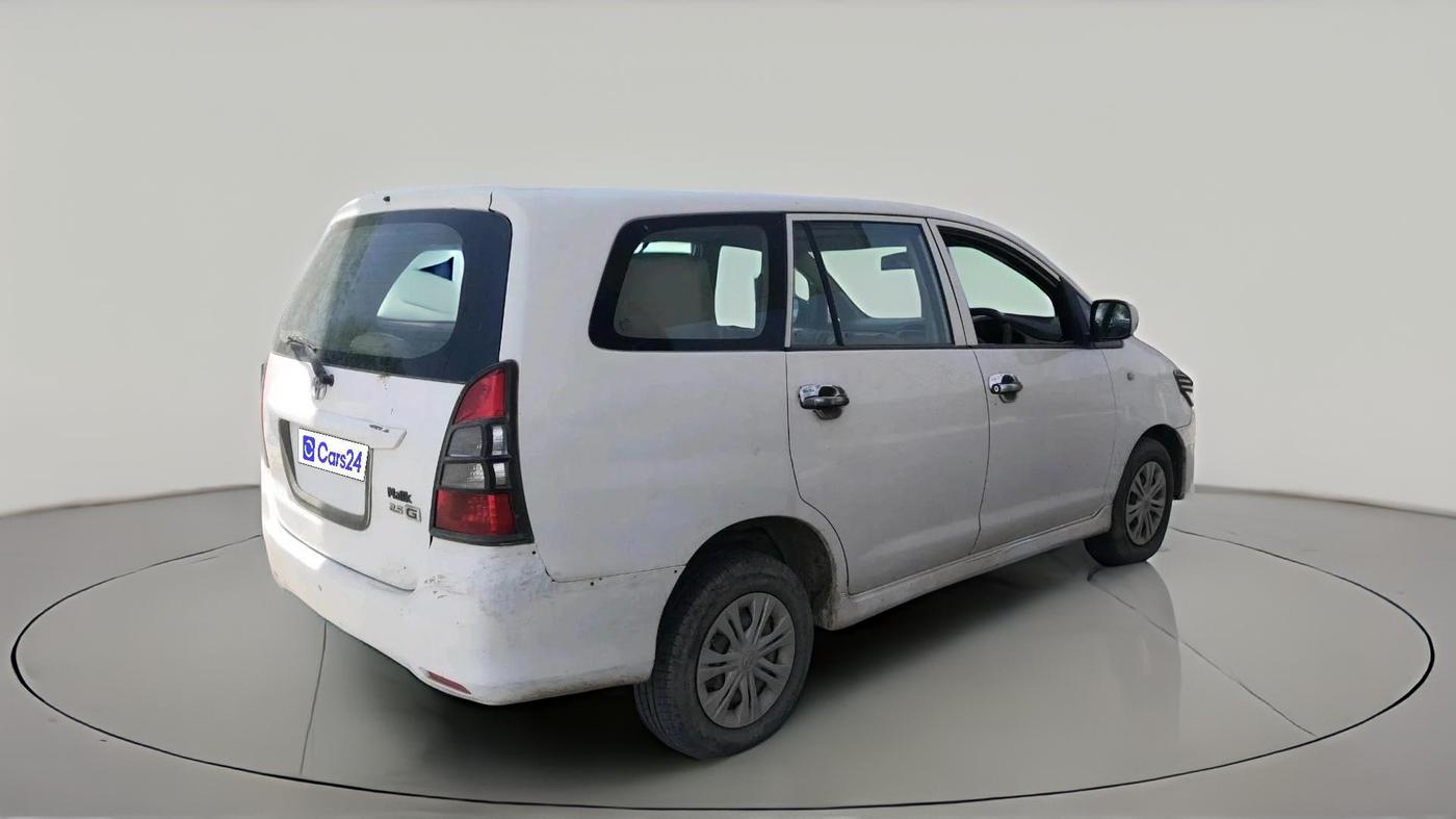 2012 Toyota Innova 2.5 GX 7 STR, Diesel, Manual, 1,93,682 km, exterior
