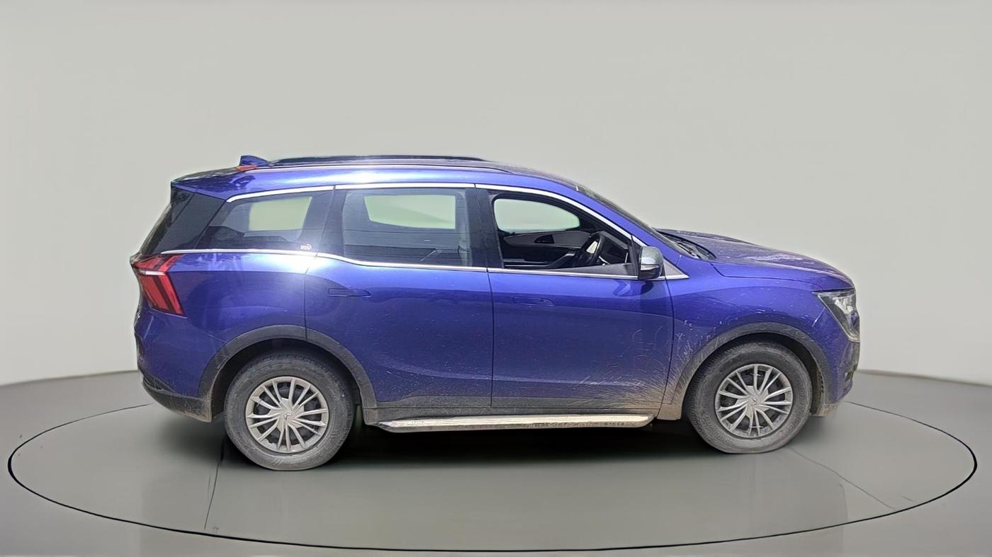 2022 Mahindra XUV700 AX 3 P MT 5 STR, Petrol, Manual, 1,26,579 km, exterior