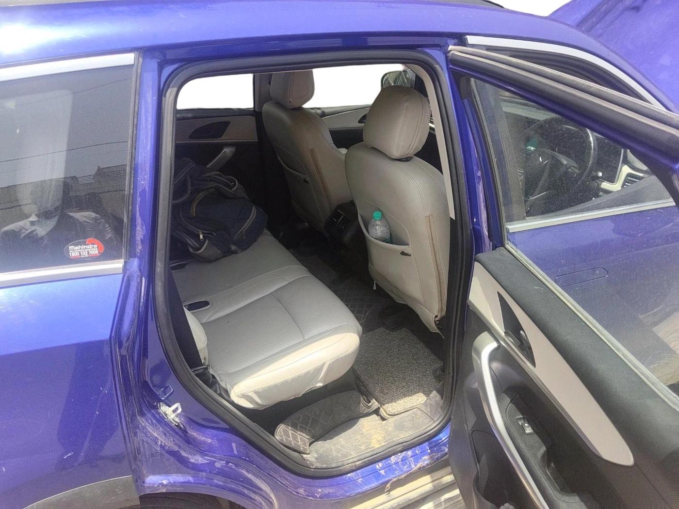 2022 Mahindra XUV700 AX 3 P MT 5 STR, Petrol, Manual, 1,26,579 km, interior