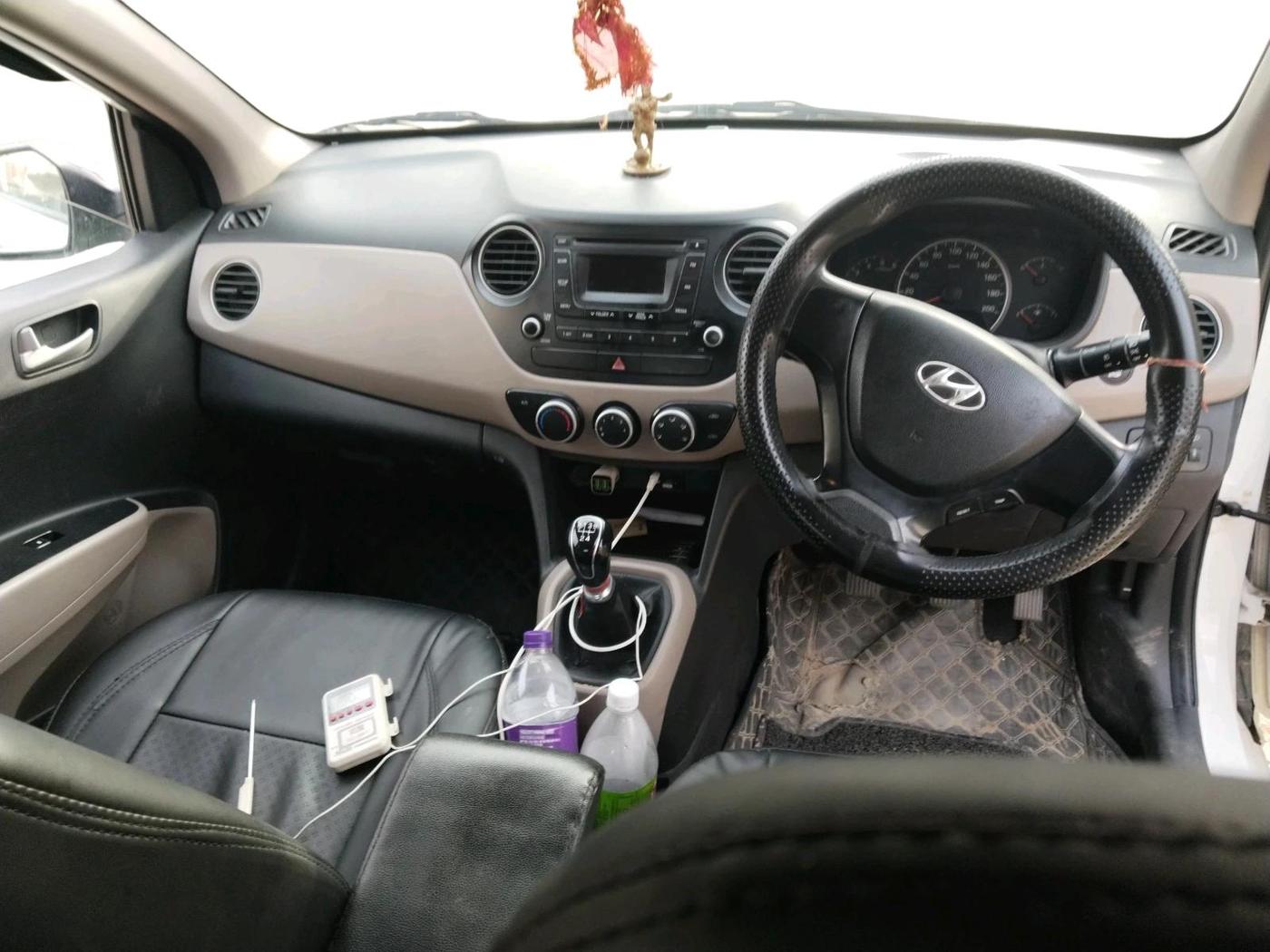 2014 Hyundai Grand i10 SPORTZ 1.1 CRDI, Diesel, Manual, 1,21,584 km, interior