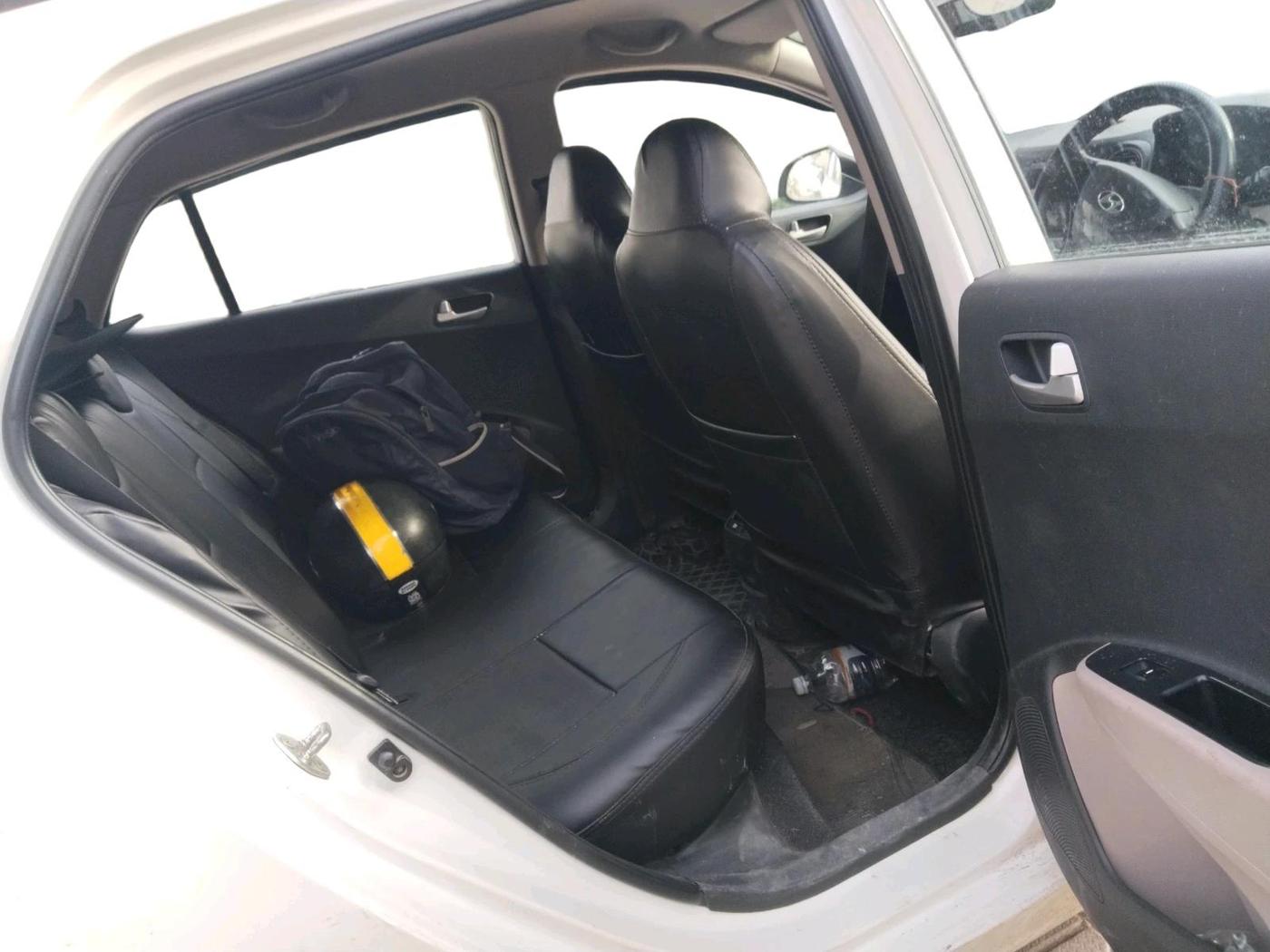 2014 Hyundai Grand i10 SPORTZ 1.1 CRDI, Diesel, Manual, 1,21,584 km, interior