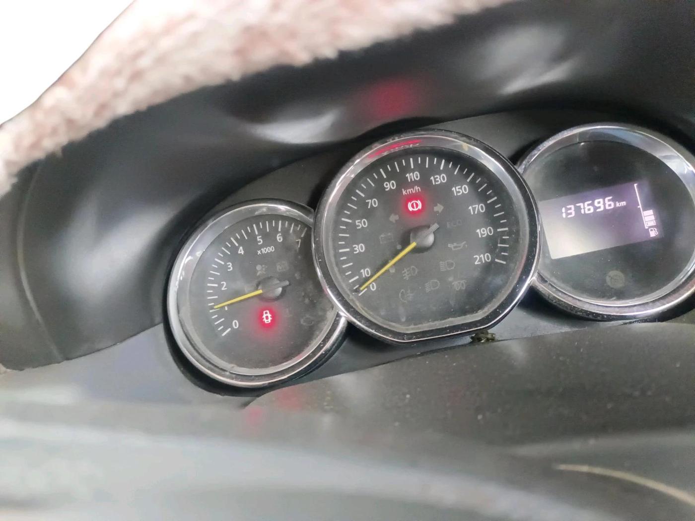 2017 Renault Duster 85 PS RXS SANDSTORM EDITION DIESEL, Diesel, Manual, 1,37,696 km, interior