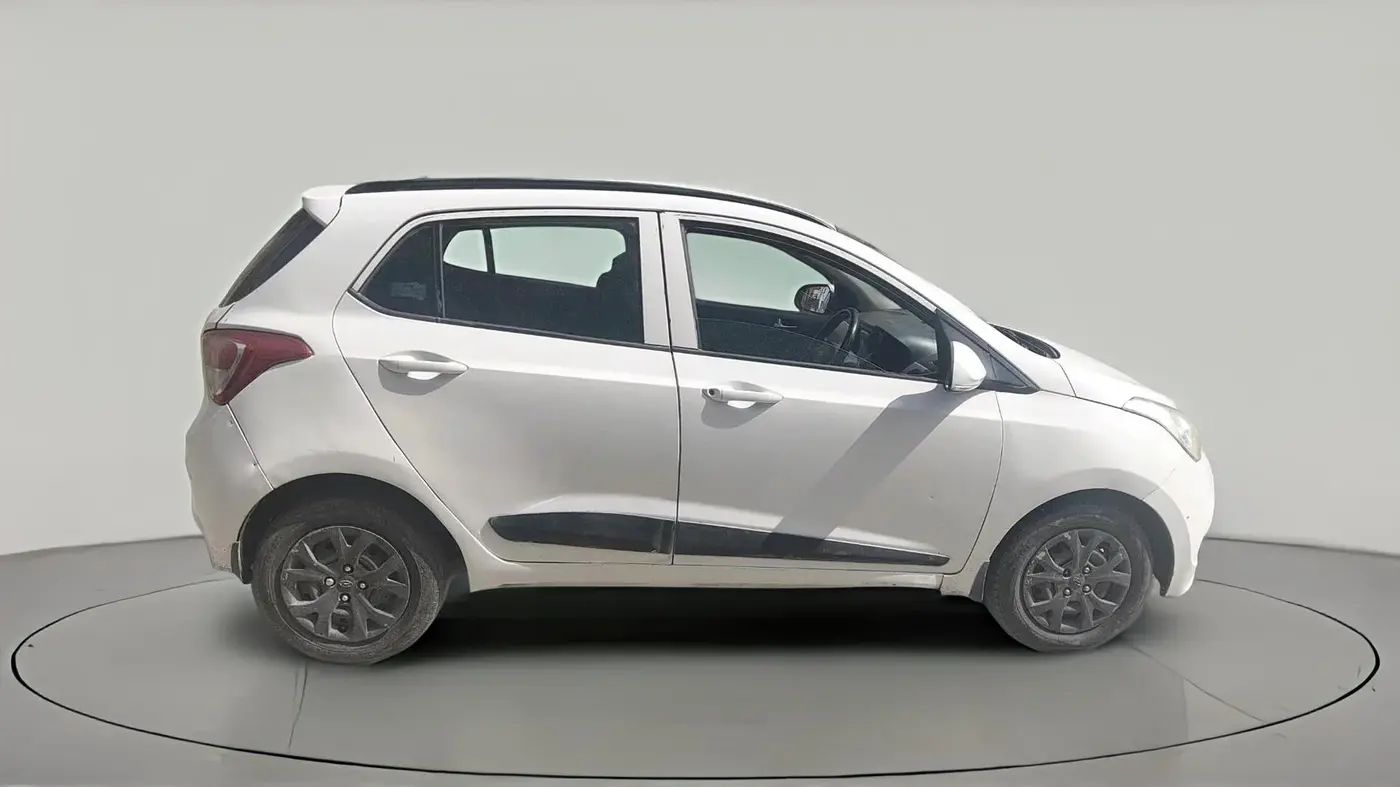 2015 Hyundai Grand i10 SPORTZ 1.1 CRDI, Diesel, Manual, 1,19,013 km, exterior