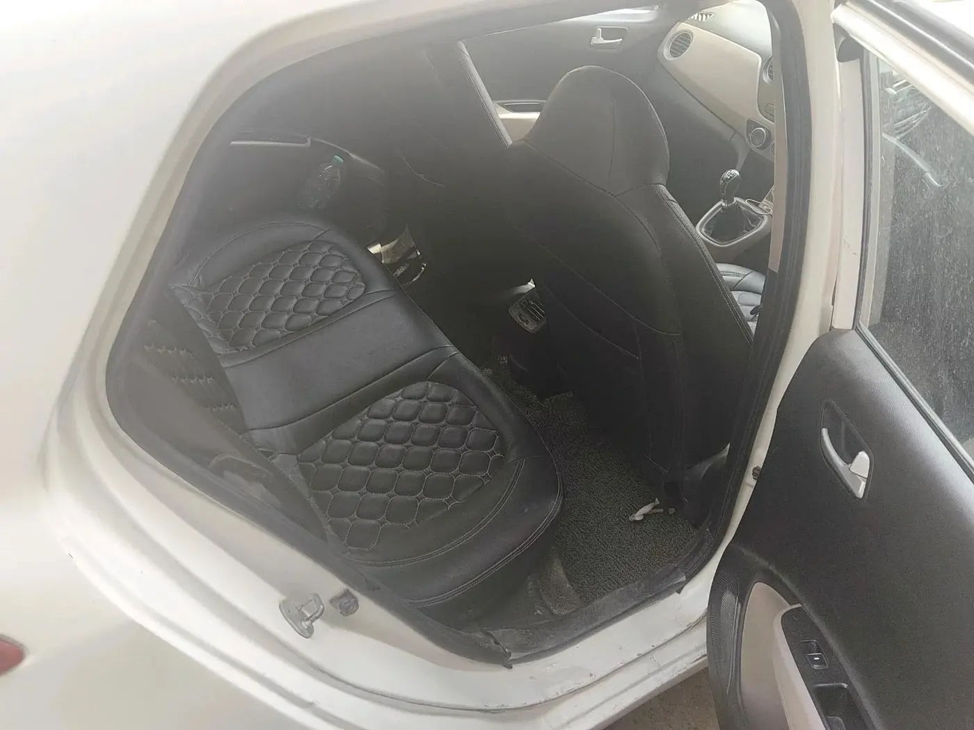 2015 Hyundai Grand i10 SPORTZ 1.1 CRDI, Diesel, Manual, 1,19,013 km, interior