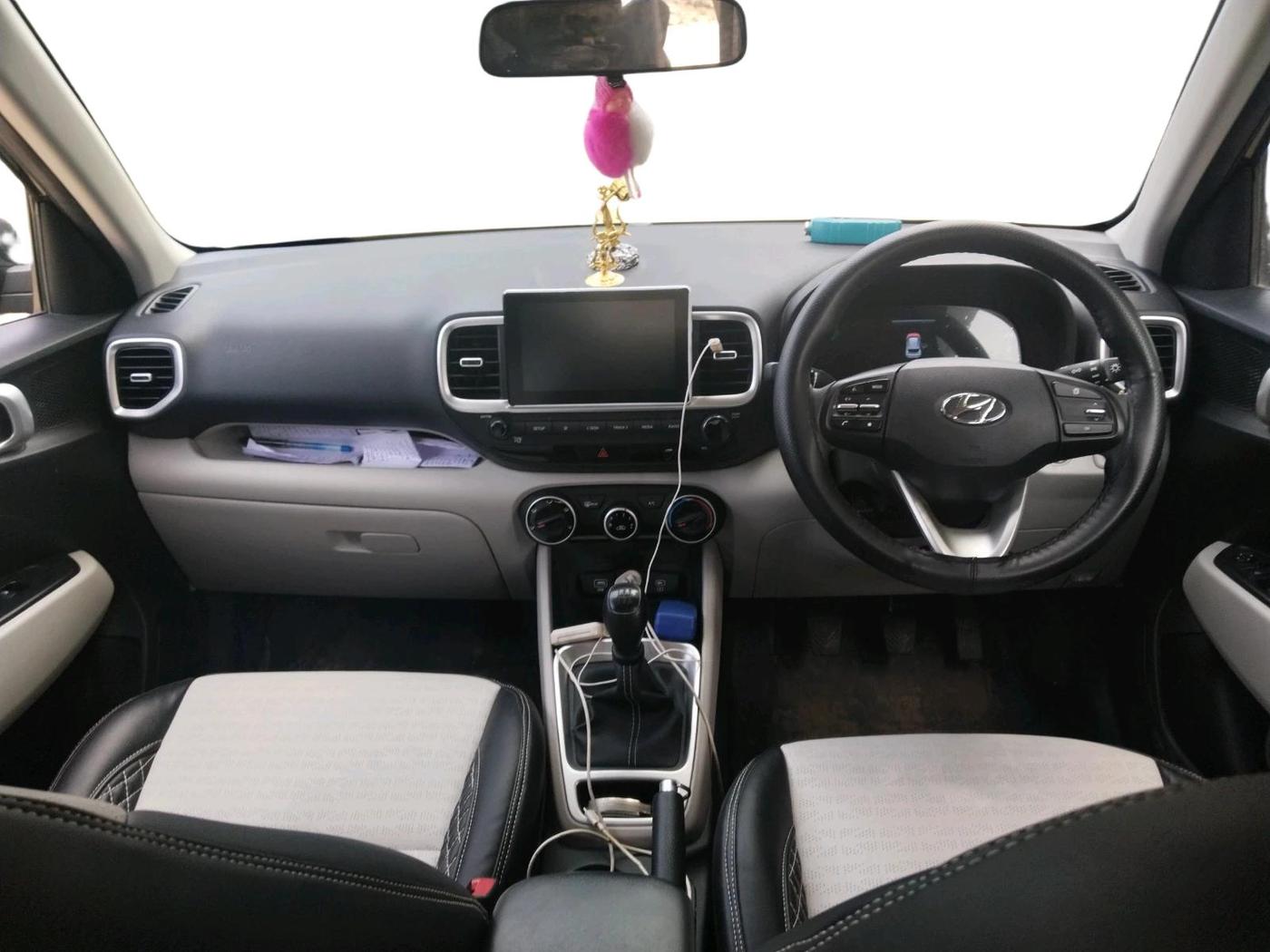 2025 Hyundai VENUE S(O) 1.2, Petrol, Manual, 9,524 km, interior