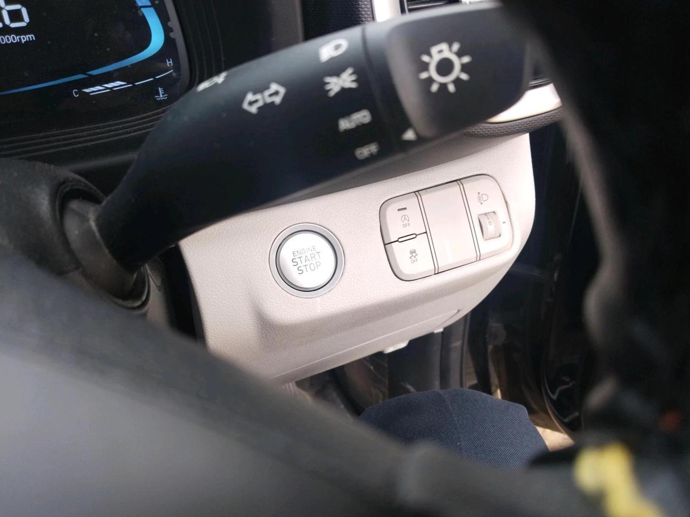 2025 Hyundai VENUE S(O) 1.2, Petrol, Manual, 9,524 km, interior