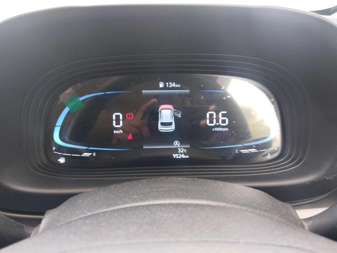 2025 Hyundai VENUE S(O) 1.2, Petrol, Manual, 9,524 km, interior