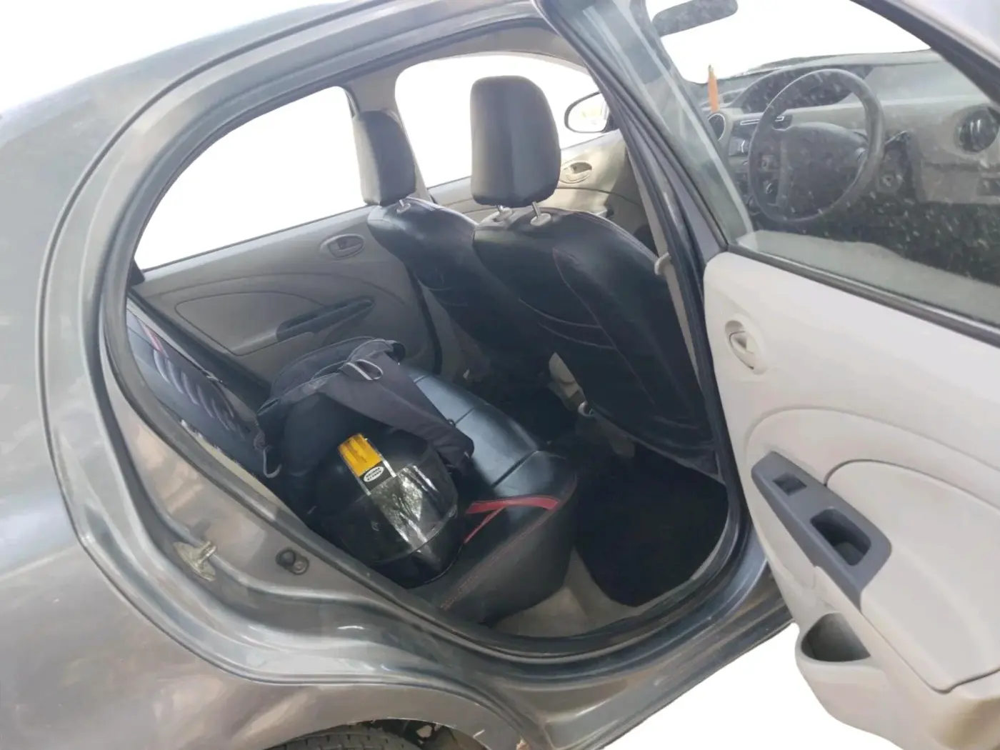 2014 Toyota Etios Liva GD, Diesel, Manual, 1,17,178 km, interior