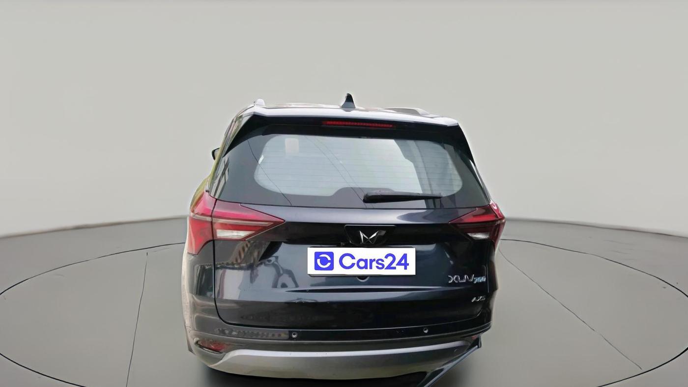 2022 Mahindra XUV700 AX 5 D MT 5 STR, Diesel, Manual, 98,130 km, exterior