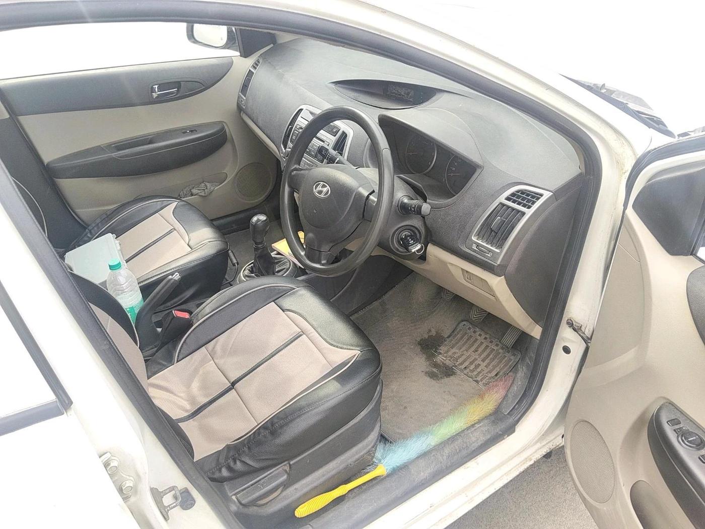 2013 Hyundai i20 MAGNA (O) 1.4 CRDI, Diesel, Manual, 1,02,457 km, interior
