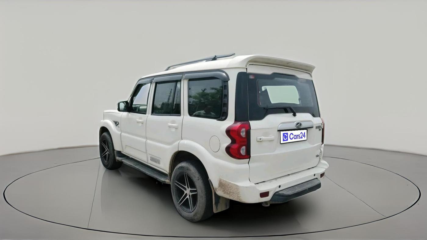 2018 Mahindra Scorpio S7, Diesel, Manual, 1,37,062 km, exterior