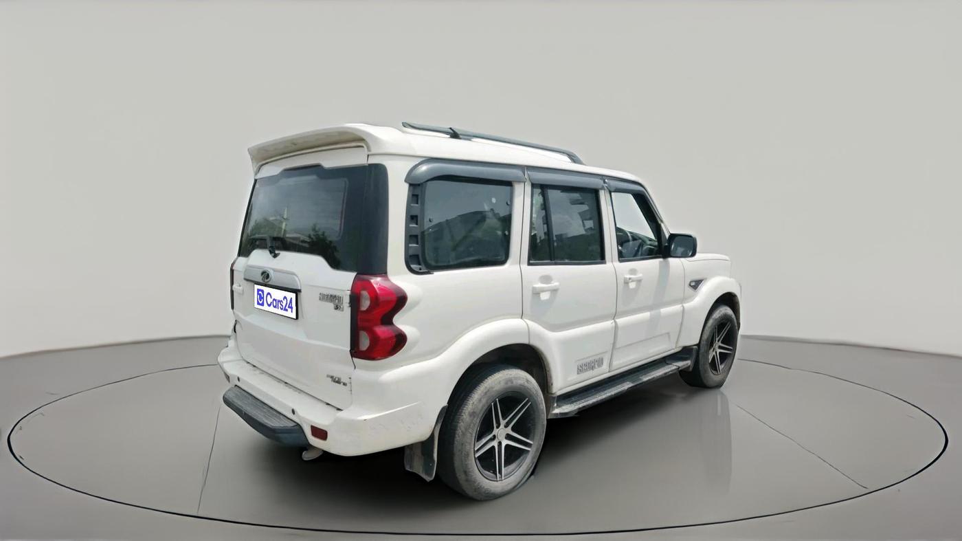 2018 Mahindra Scorpio S7, Diesel, Manual, 1,37,062 km, exterior