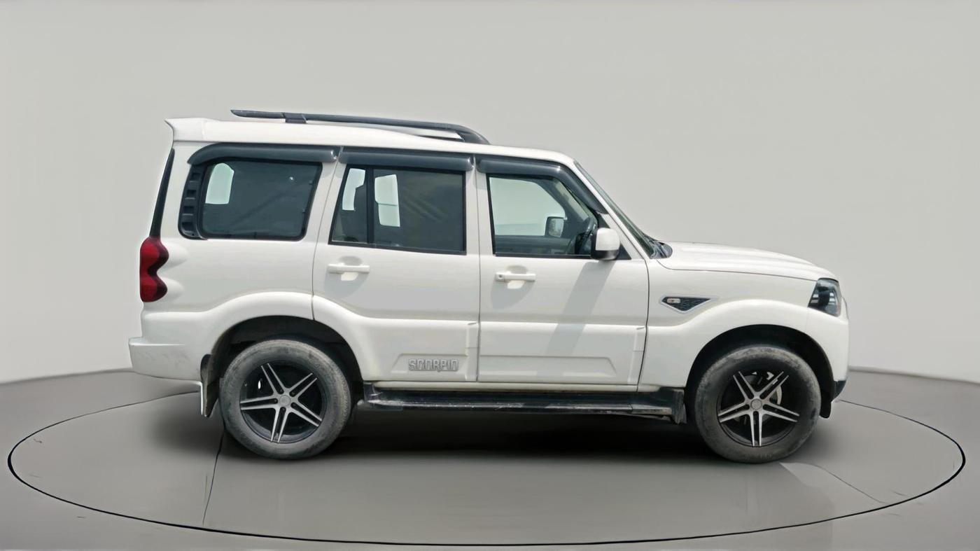 2018 Mahindra Scorpio S7, Diesel, Manual, 1,37,062 km, exterior