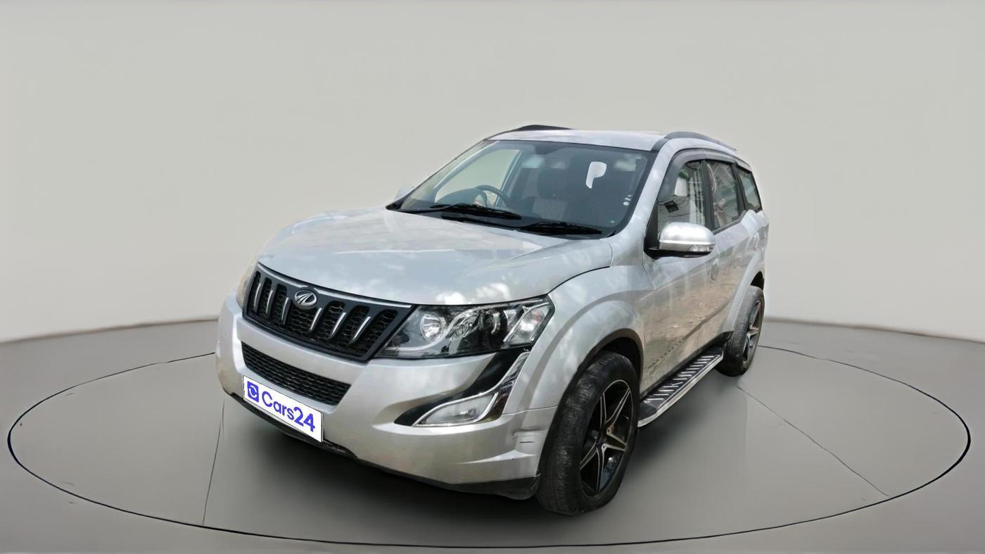 2017 Mahindra XUV500 W6 AT 1.99, Diesel, Automatic, 78,226 km, exterior