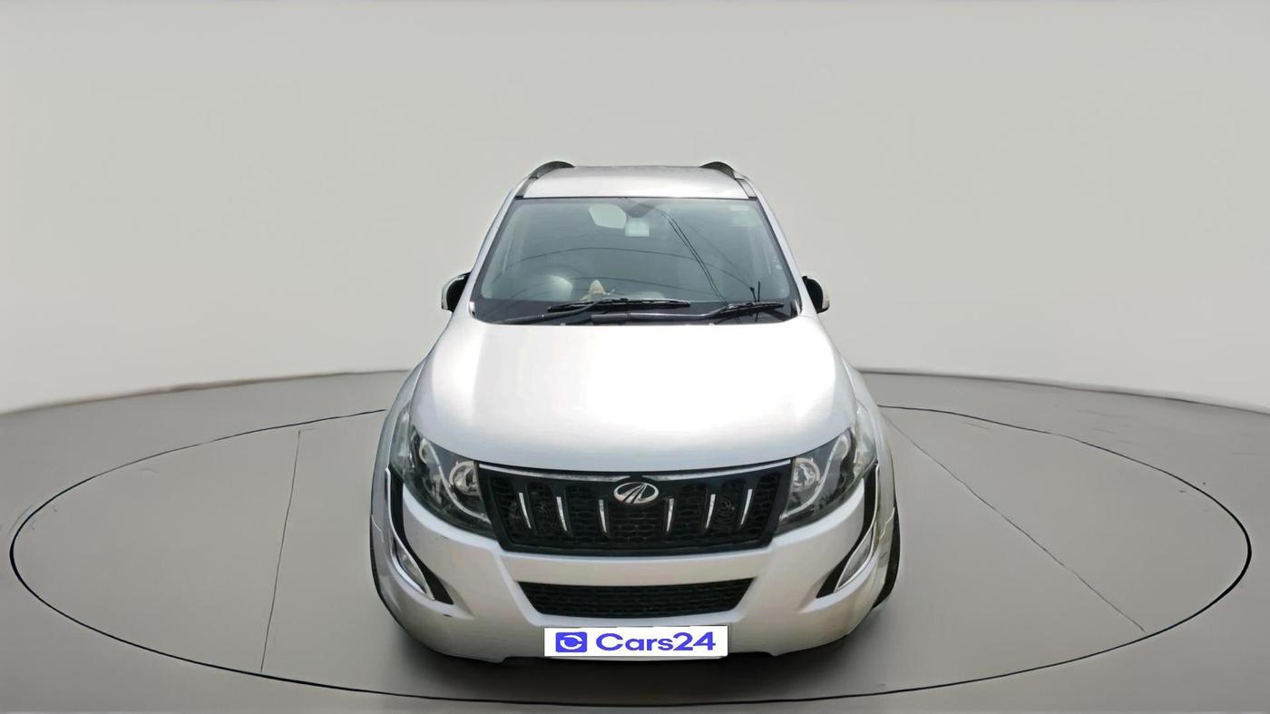 2017 Mahindra XUV500 W6 AT 1.99, Diesel, Automatic, 78,226 km, exterior