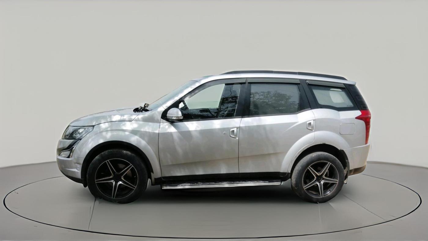 2017 Mahindra XUV500 W6 AT 1.99, Diesel, Automatic, 78,226 km, exterior