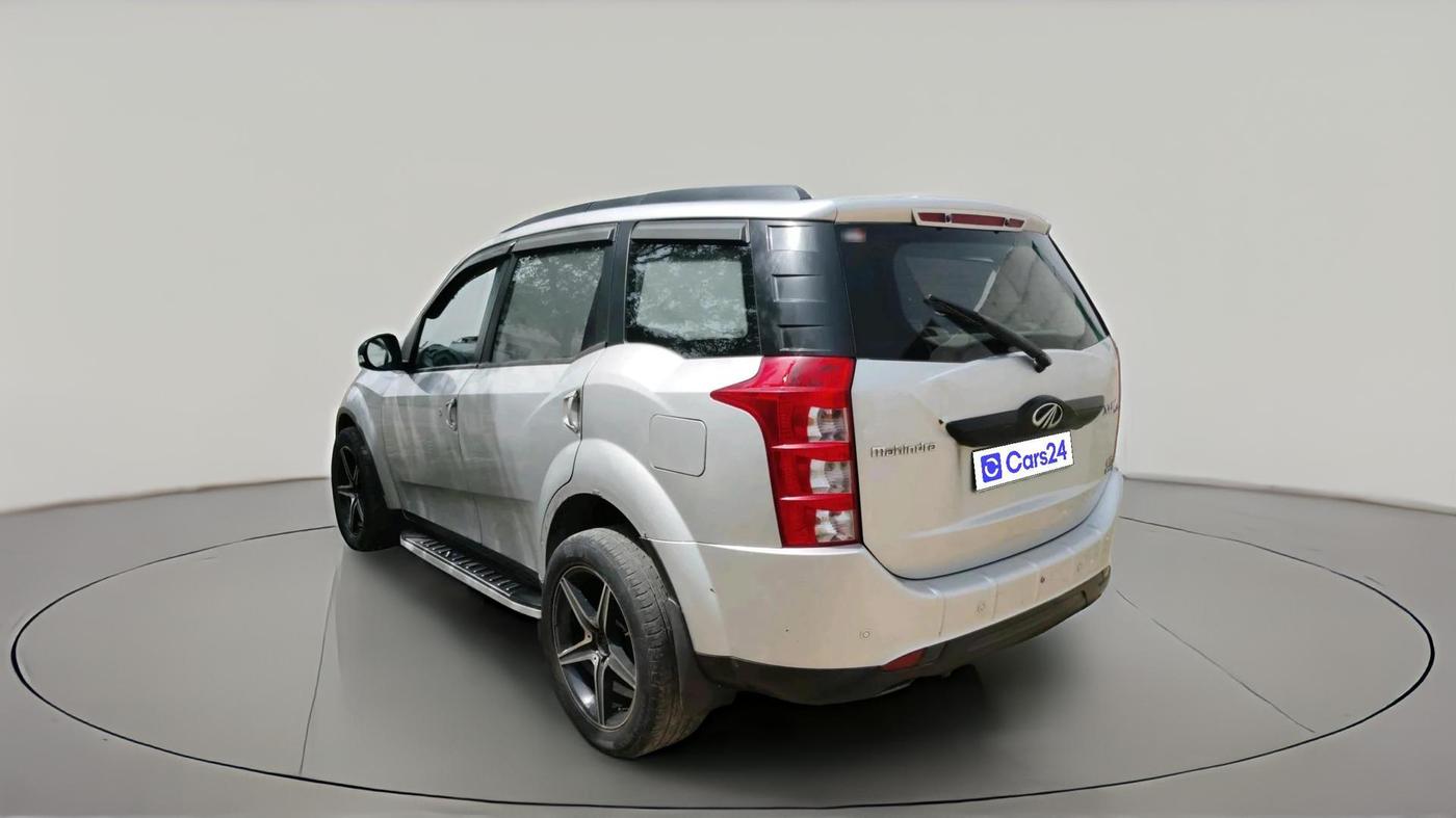 2017 Mahindra XUV500 W6 AT 1.99, Diesel, Automatic, 78,226 km, exterior