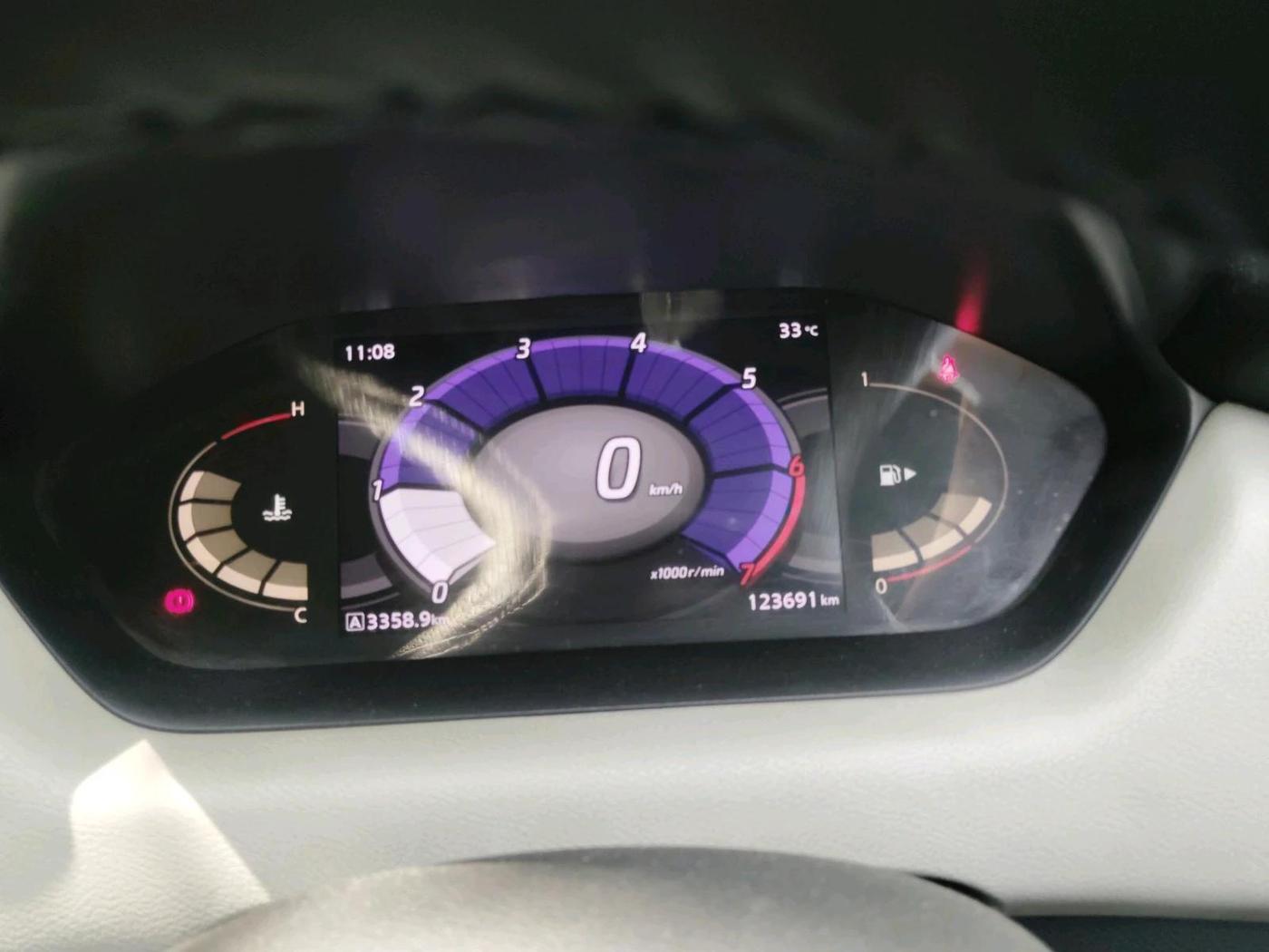 2022 Nissan MAGNITE XV MT, Petrol, Manual, 1,23,691 km, interior