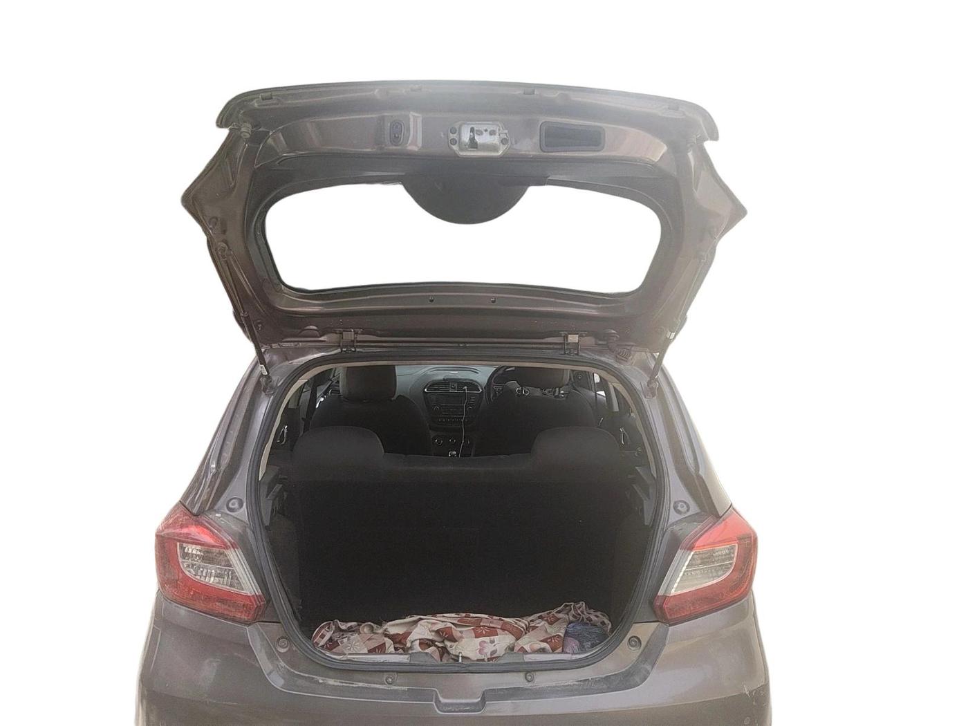 2017 Tata Tiago XZ PETROL, Petrol, Manual, 1,65,013 km, exterior