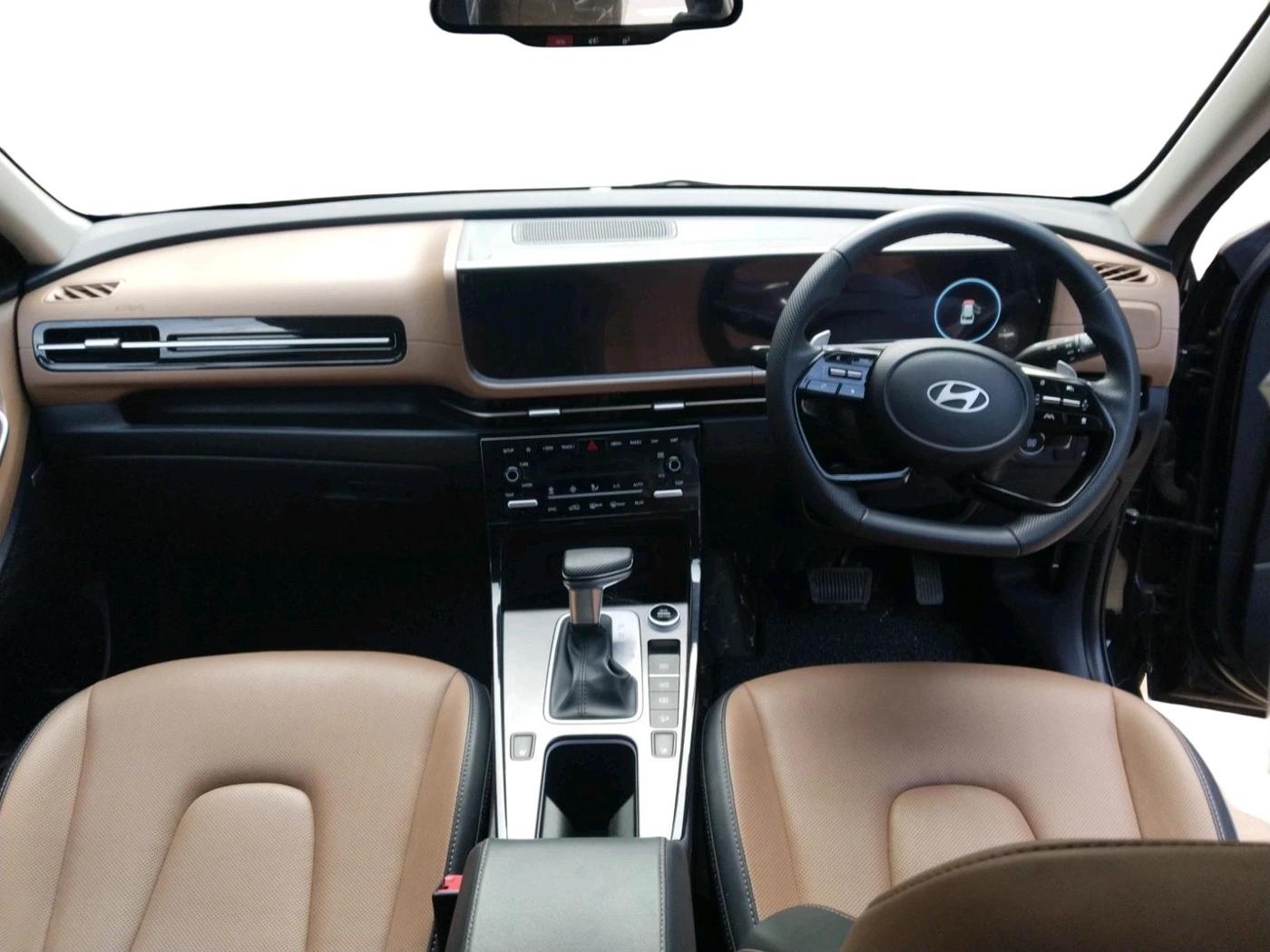 2024 Hyundai ALCAZAR Signature 7 STR 1.5 Diesel Automatic, Diesel, Automatic, 15,000 km, interior
