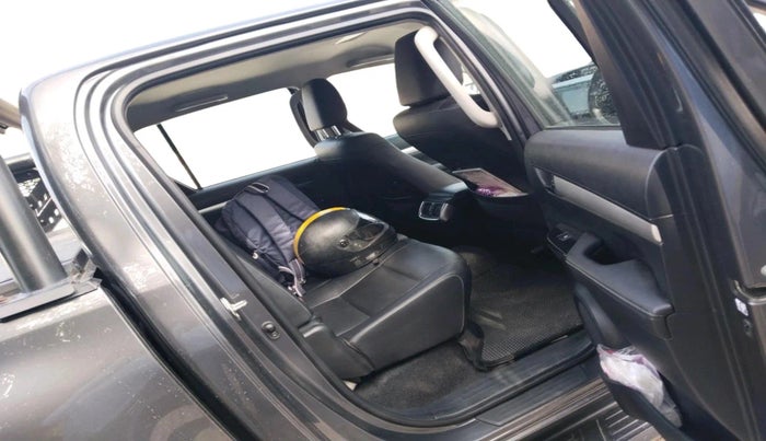 2022 Toyota HILUX HIGH 4X4 AT, Diesel, Automatic, 78,124 km, interior