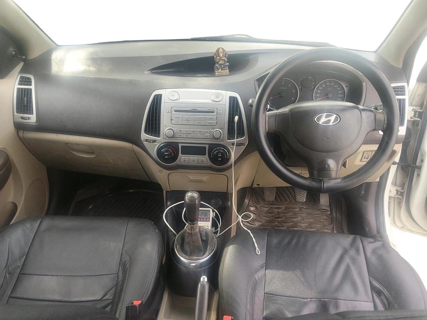 2011 Hyundai i20 MAGNA 1.4 CRDI, Diesel, Manual, 1,86,249 km, interior
