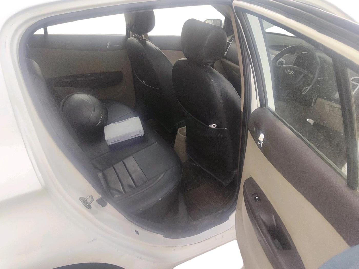 2011 Hyundai i20 MAGNA 1.4 CRDI, Diesel, Manual, 1,86,249 km, interior