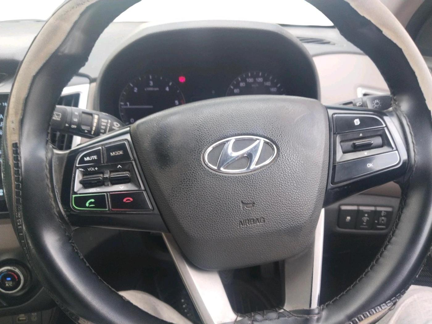 2015 Hyundai Creta SX (O) 1.6 DIESEL, Diesel, Manual, 2,24,355 km, interior