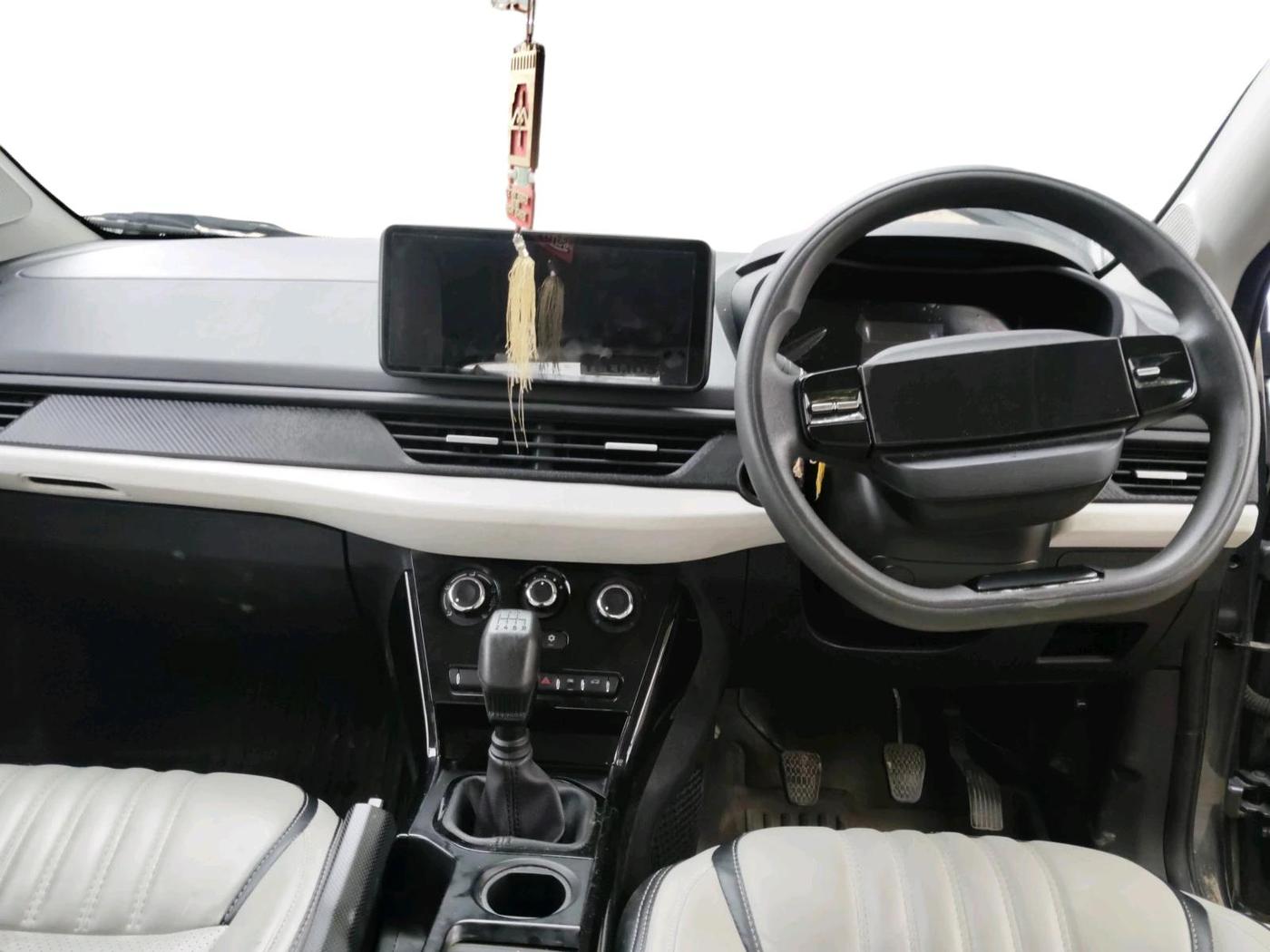 2025 Tata NEXON Pure Plus 1.2 iCNG 6MT, CNG, Manual, 49,909 km, interior