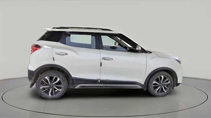 2020 Mahindra XUV300 W8 (O) 1.5 DIESEL, Diesel, Manual, 1,09,825 km, exterior
