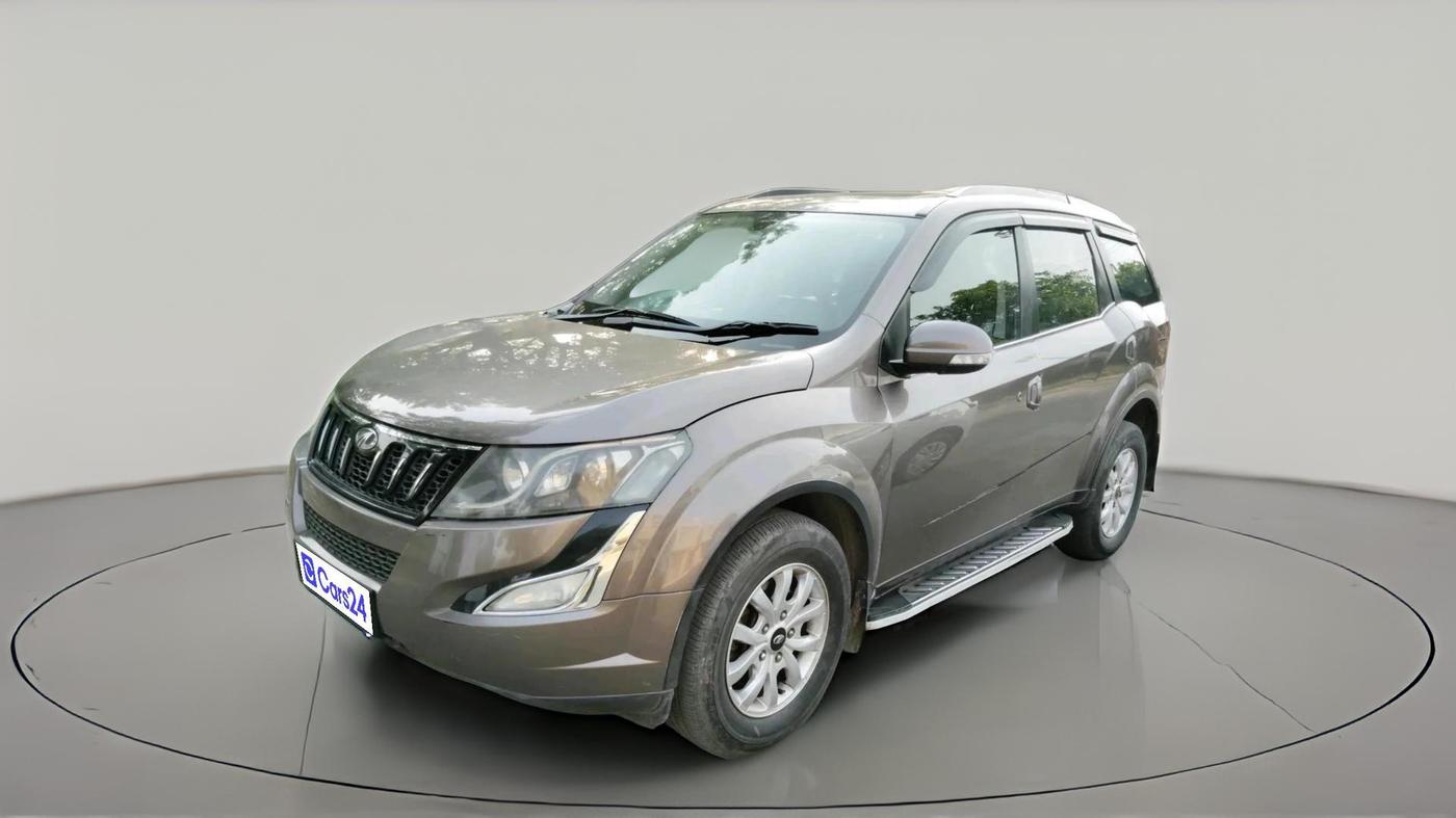 2017 Mahindra XUV500 W10 AT, Diesel, Automatic, 1,85,149 km, exterior