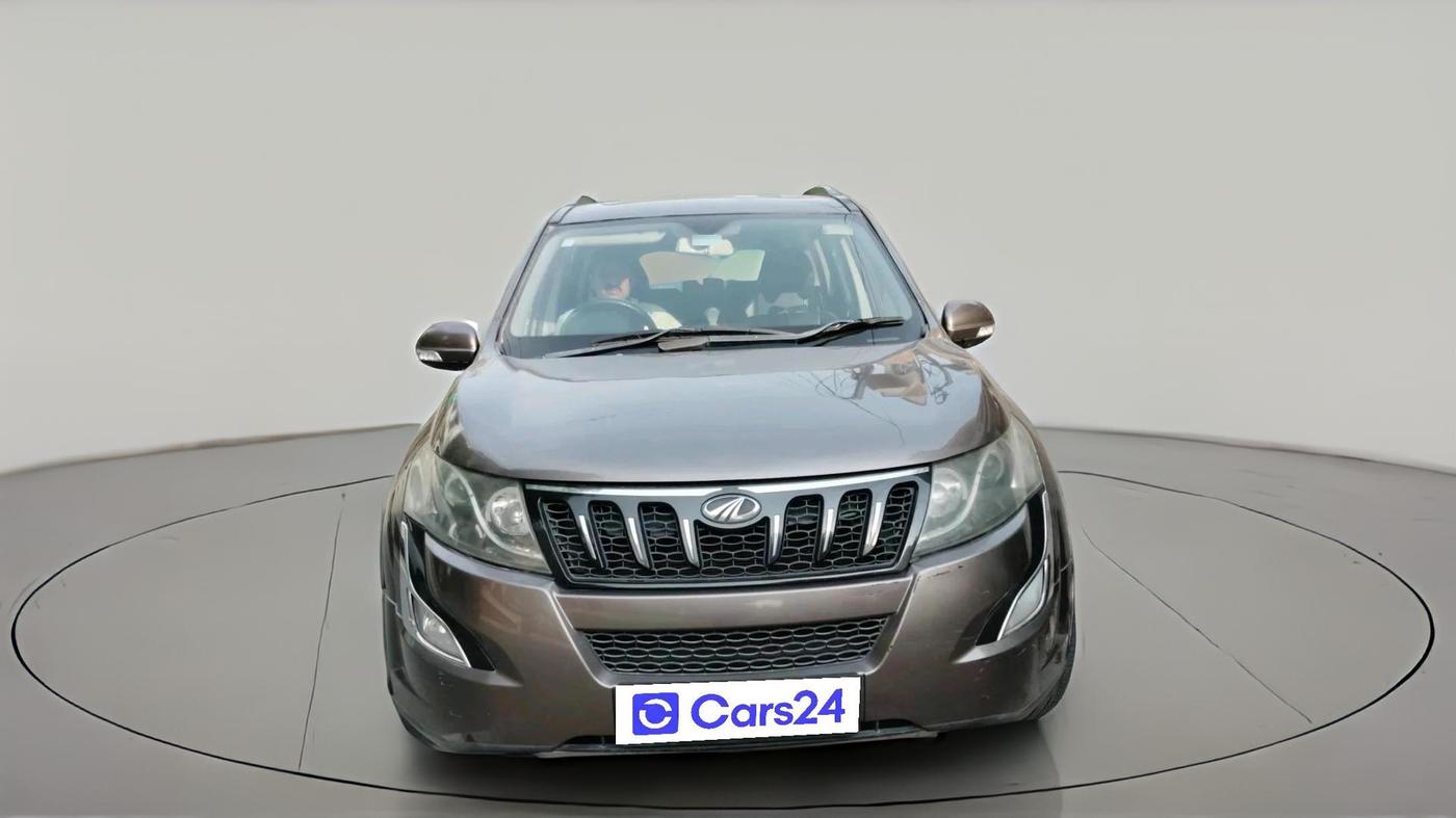 2017 Mahindra XUV500 W10 AT, Diesel, Automatic, 1,85,149 km, exterior
