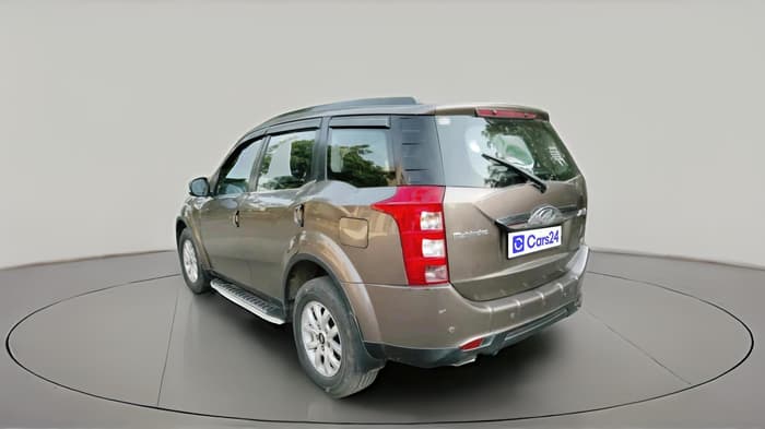 2017 Mahindra XUV500 W10 AT, Diesel, Automatic, 1,85,149 km, exterior