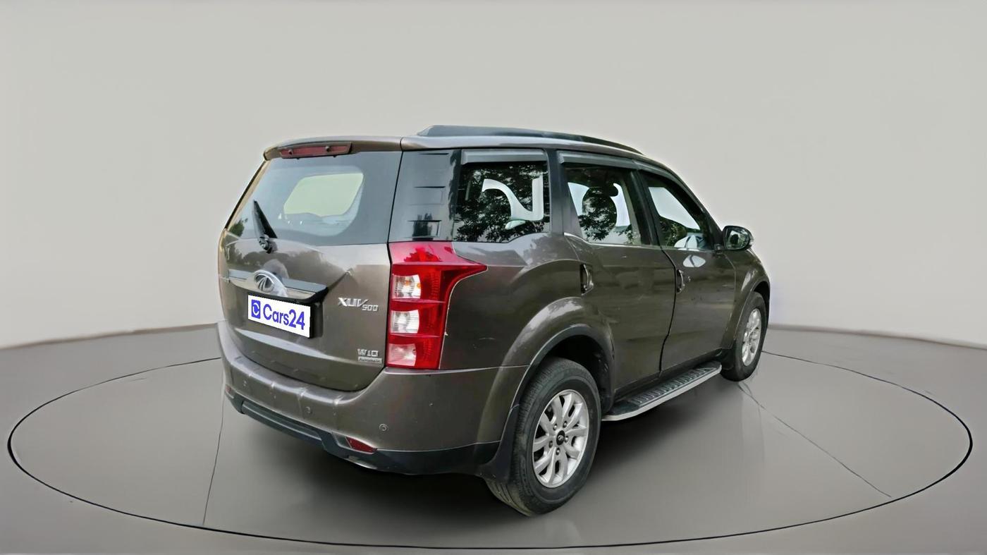 2017 Mahindra XUV500 W10 AT, Diesel, Automatic, 1,85,149 km, exterior