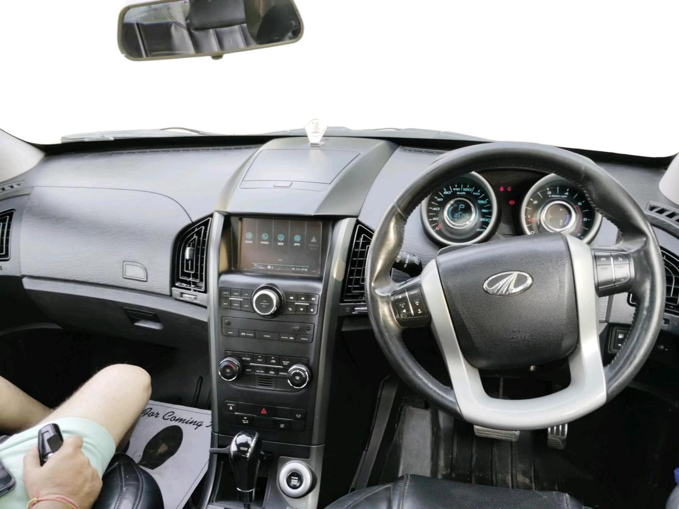 2017 Mahindra XUV500 W10 AT, Diesel, Automatic, 1,85,149 km, interior