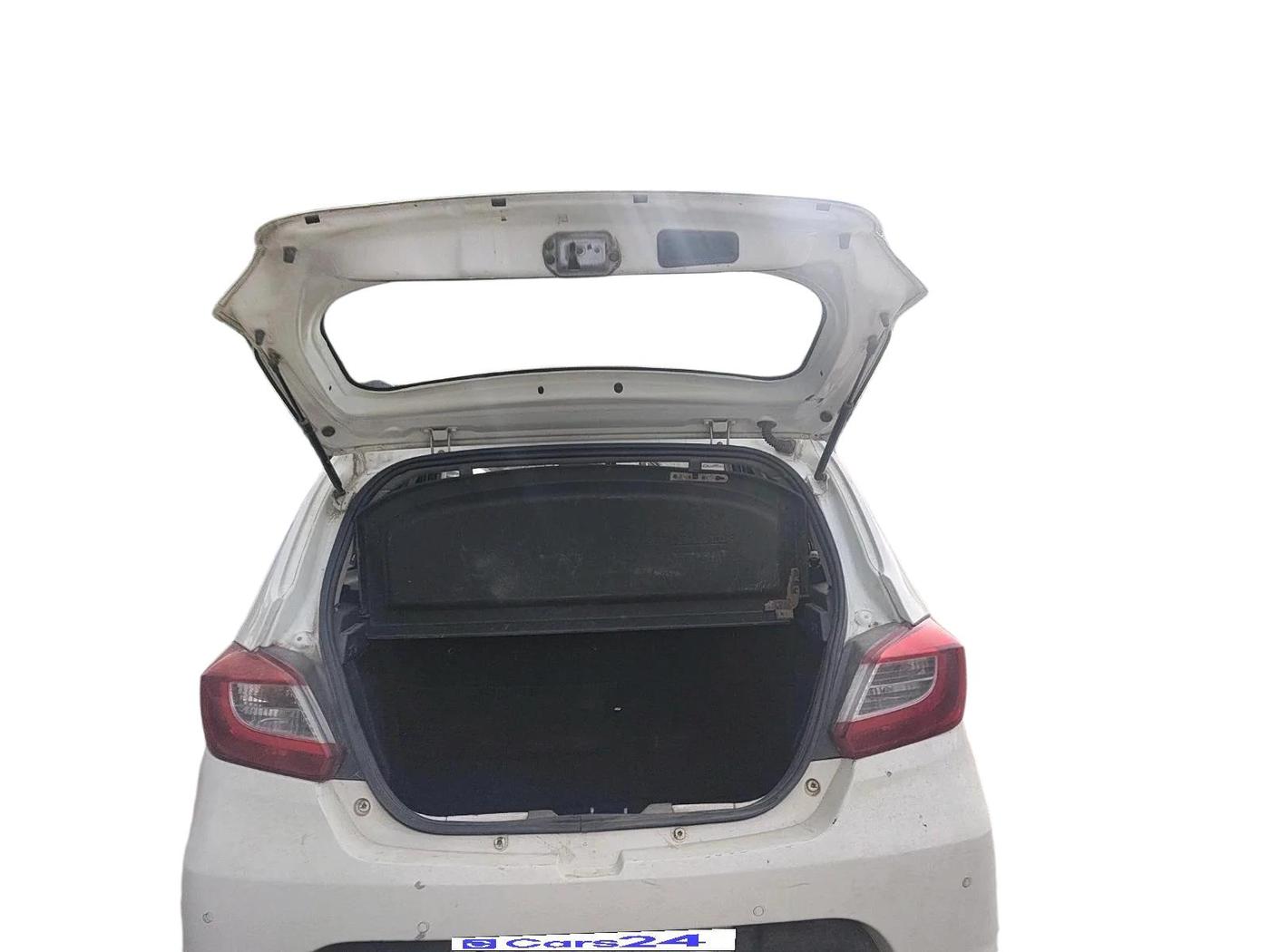 2016 Tata Tiago XT PETROL, Petrol, Manual, 1,26,000 km, exterior