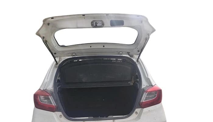 2016 Tata Tiago XT PETROL, Petrol, Manual, 1,25,313 km, exterior